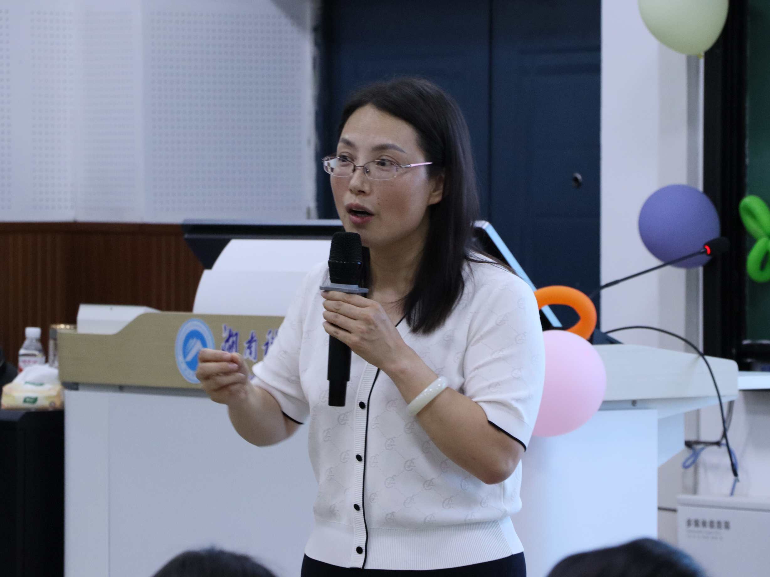 b719b05d728149d5b671d6c0baca1270.jpg